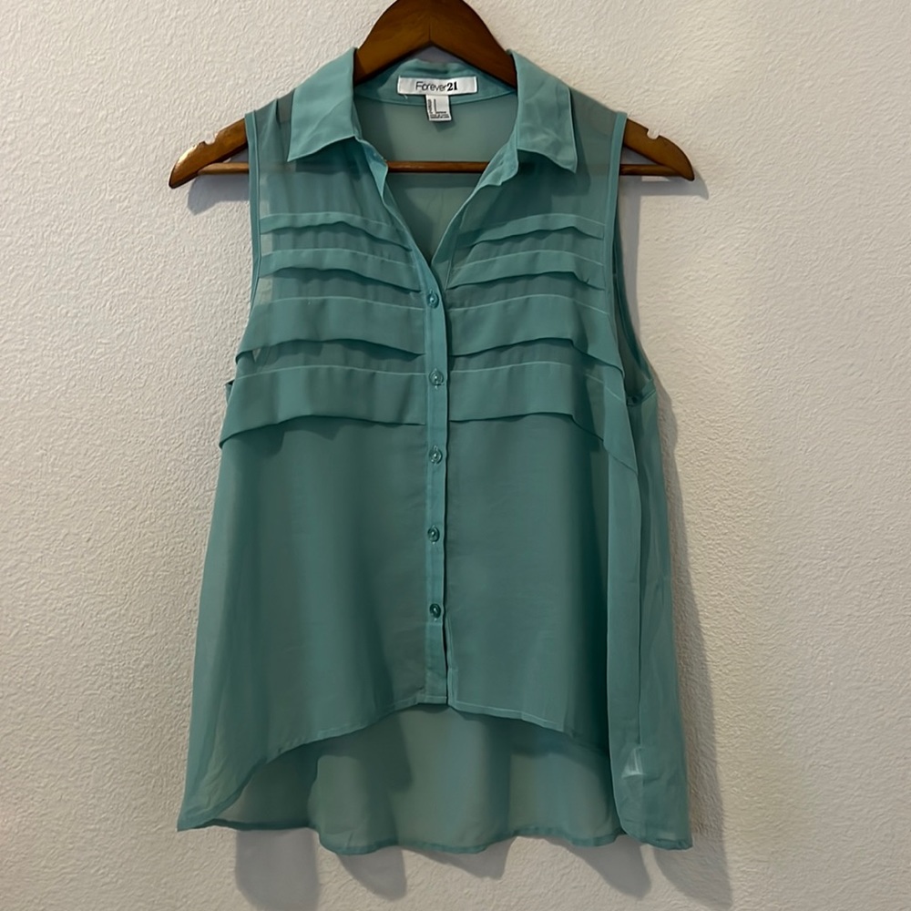 Forever 21 Button Up Collared Tank Size S